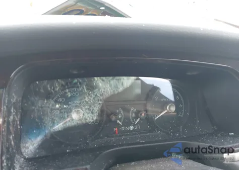 2011 Lincoln Town Car Signature Limited z USA, uszkodzony, nr VIN 2LNBL8CV6BX757412